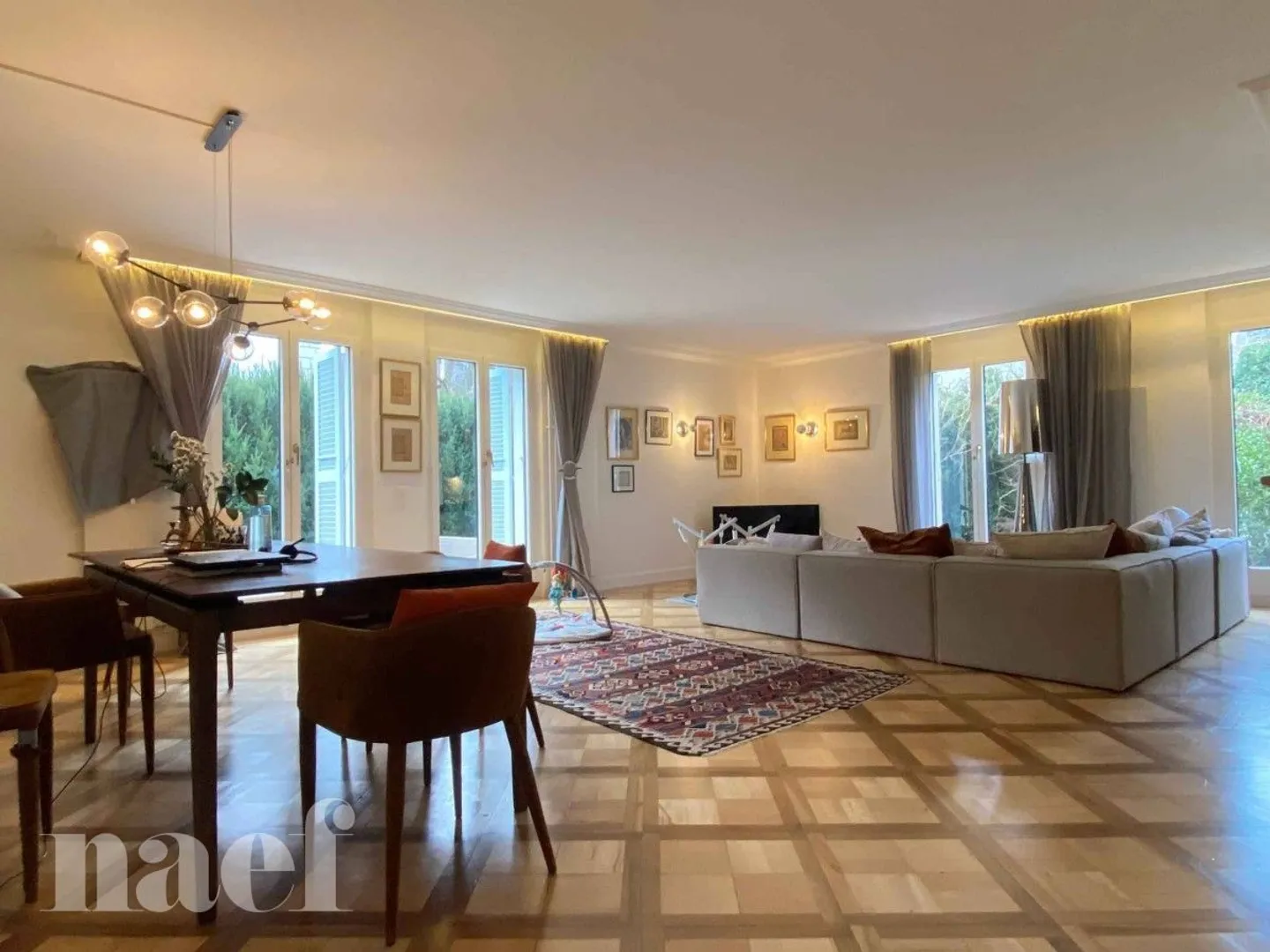 Nel cuore del vecchio Carouge - Ristrutturato con giardino - Foto 4 di 13