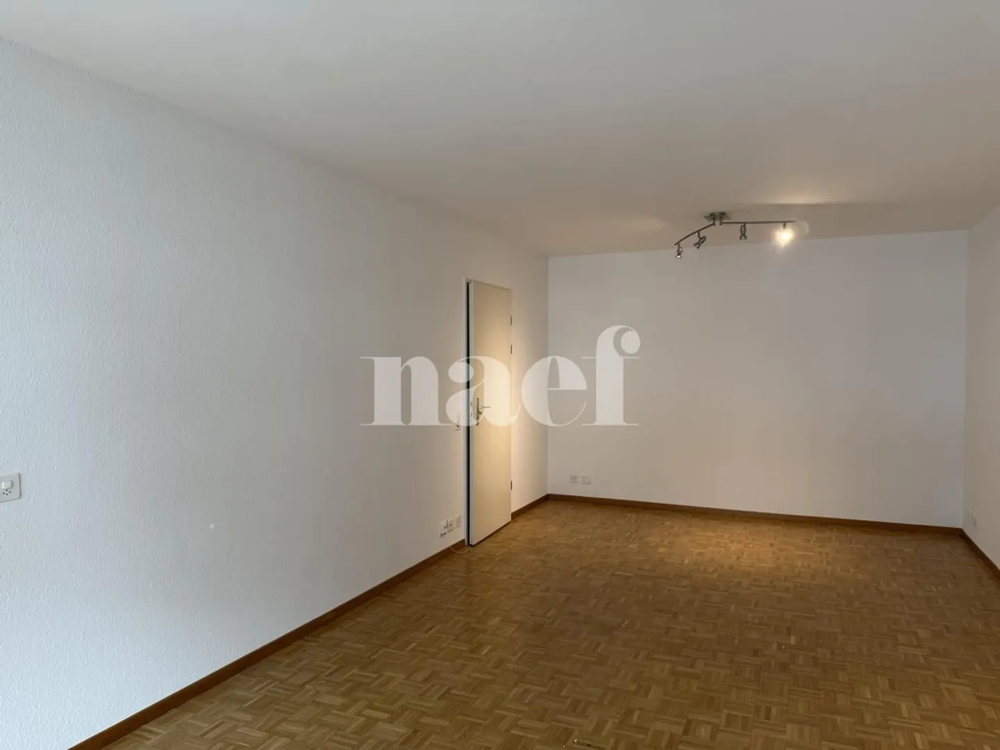 Appartamento di 3 stanze con loggia - completamente ristrutturato - Foto 5 di 12