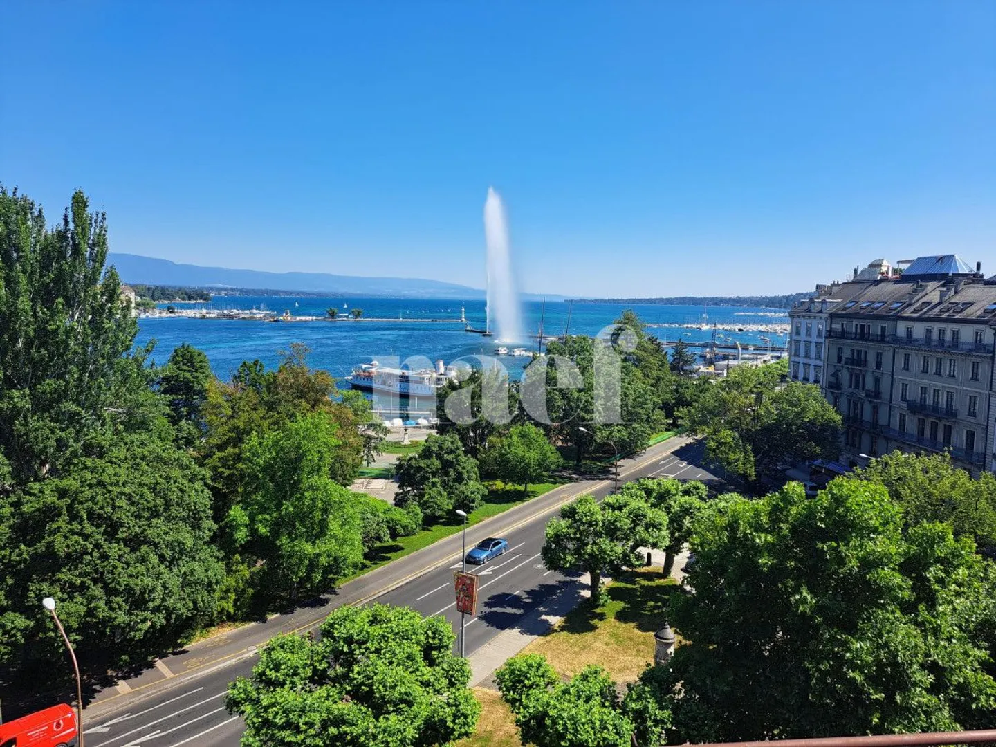 Im Herzen von Genf, schöne Wohnung mit französischem Balkon und atemberaubendem Blick auf den See - Foto 1 von 5
