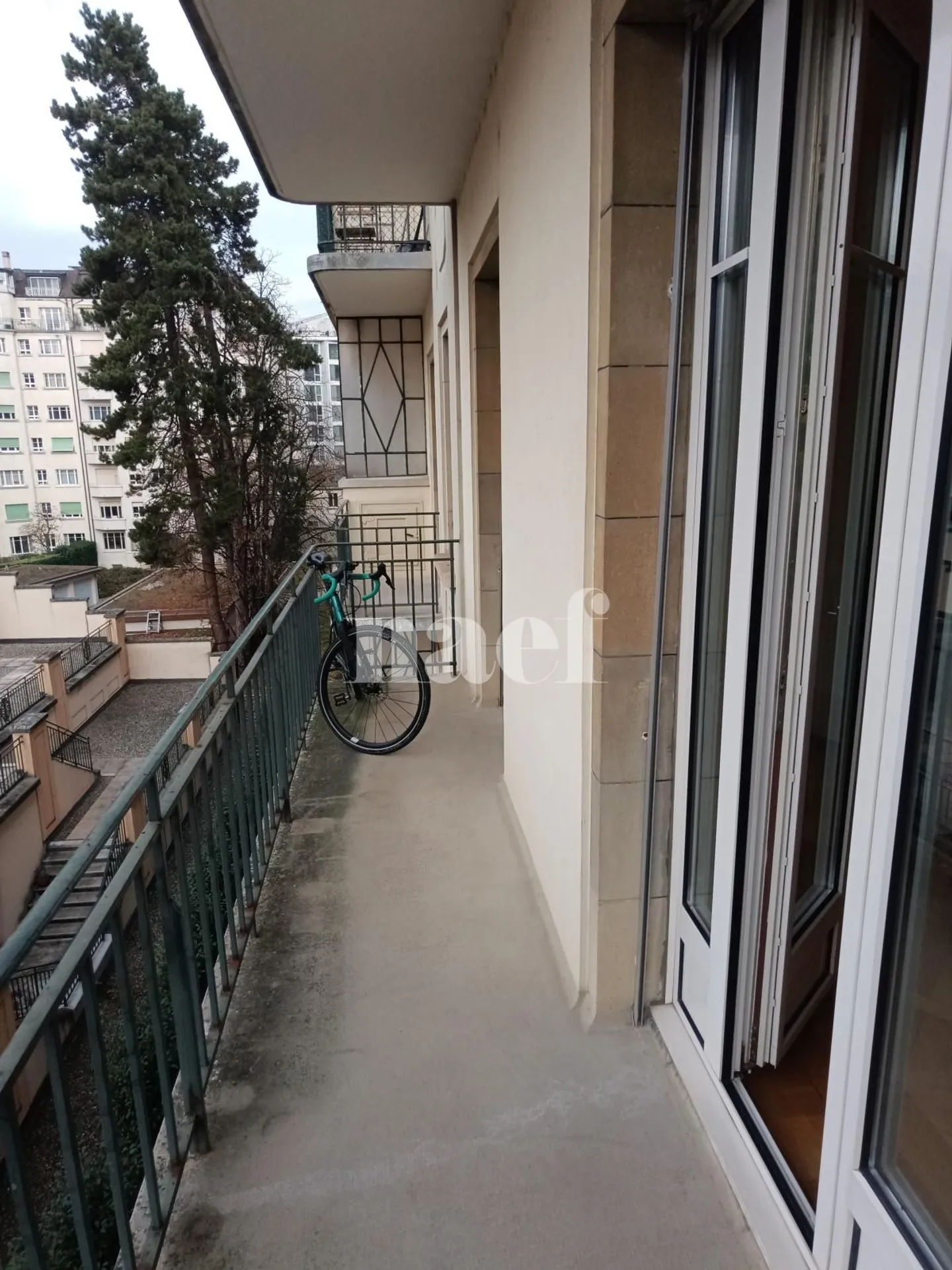 High-end apartment on the quays - Photo 11 of 13