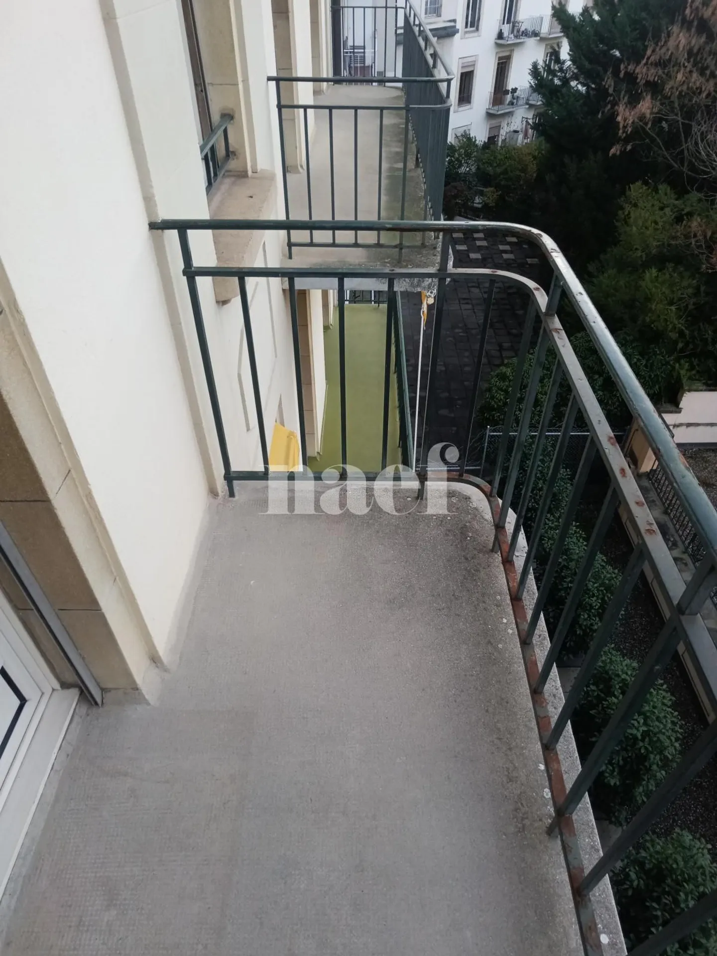 High-end apartment on the quays - Photo 4 of 13