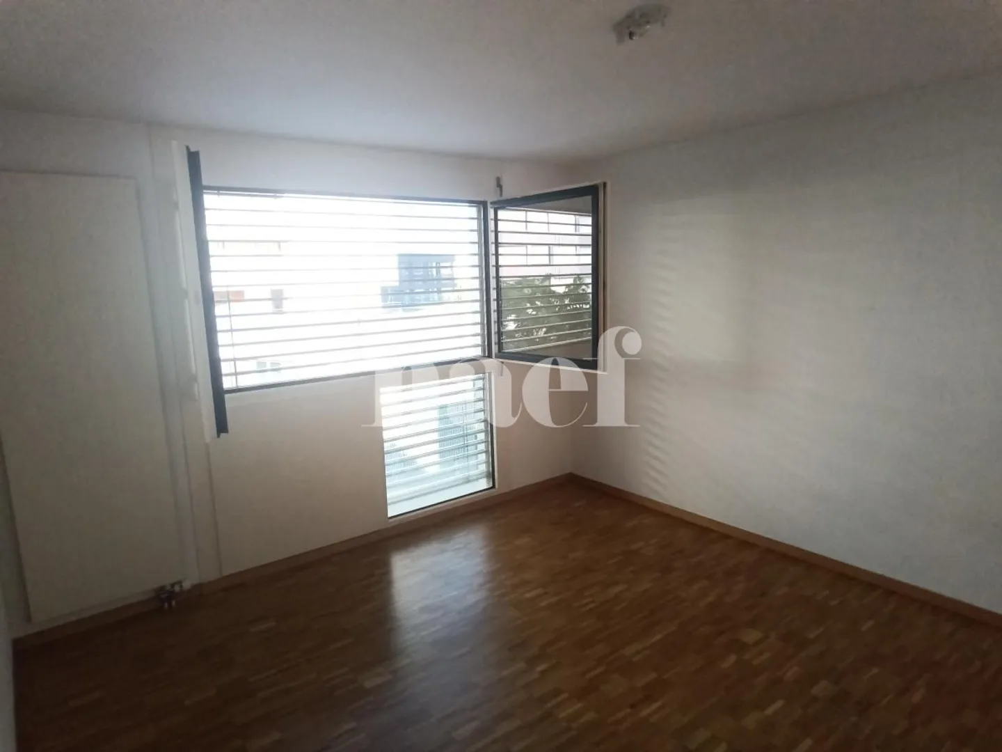 Ampio appartamento di 7 stanze - Foto 7 di 10
