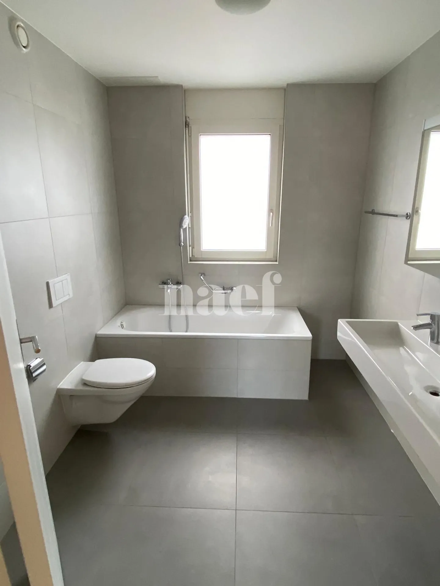 Appartement spacieux avec balcon - Photo 1 sur 10