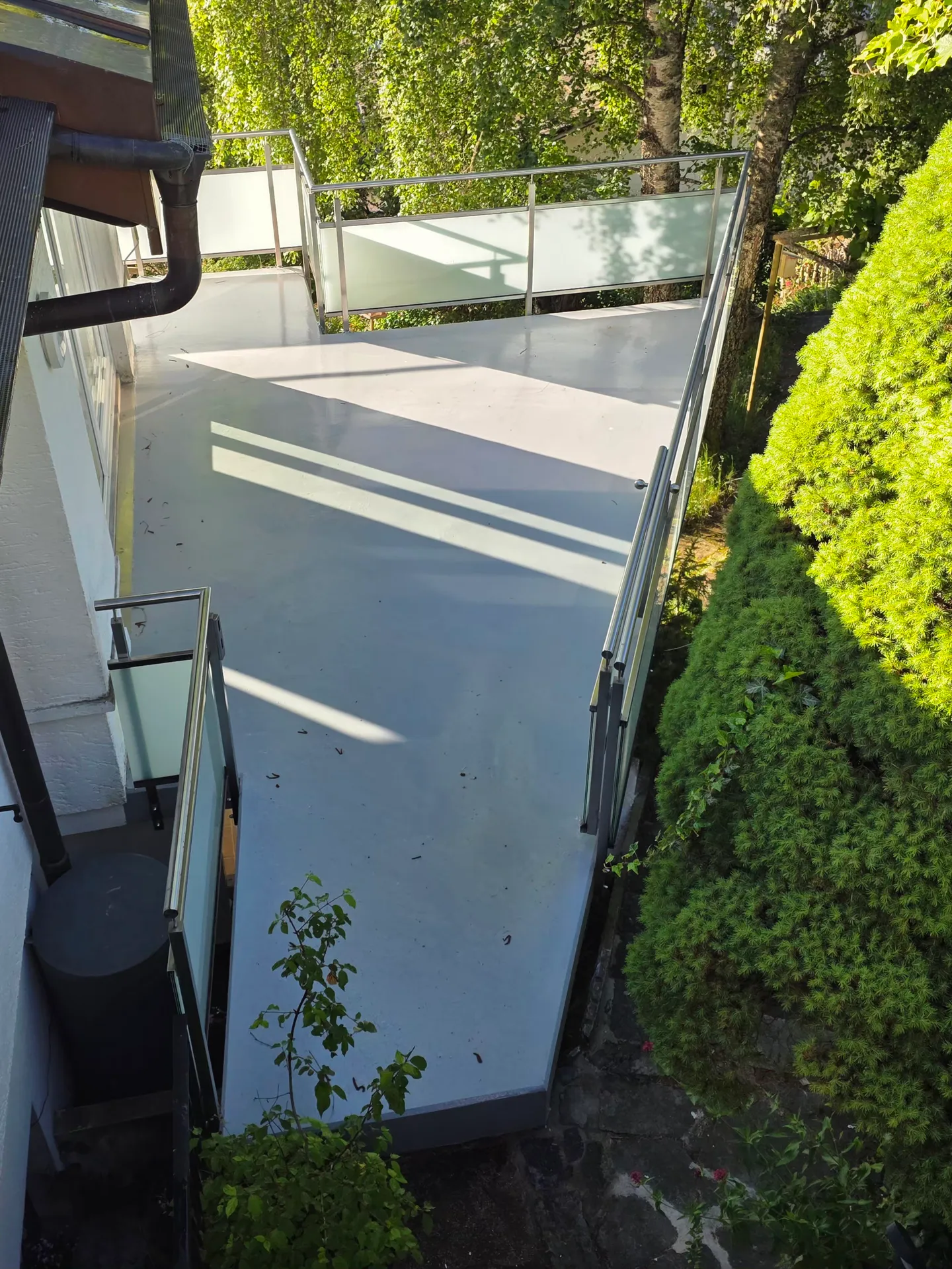 Charmantes 3,5-Zimmer-Haus mit Terrasse, Garten und atemberaubendem Blick - Les Geneveys-sur-Coffrane (Val-de-Ruz) - Foto 5 von 11