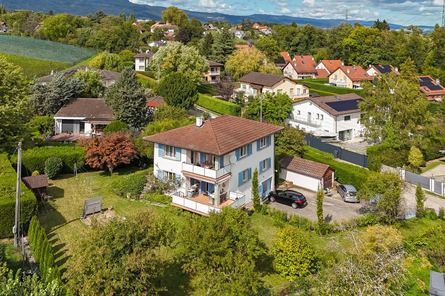 Una casa familiare da reinventare nel cuore di Founex - Foto 3 di 8