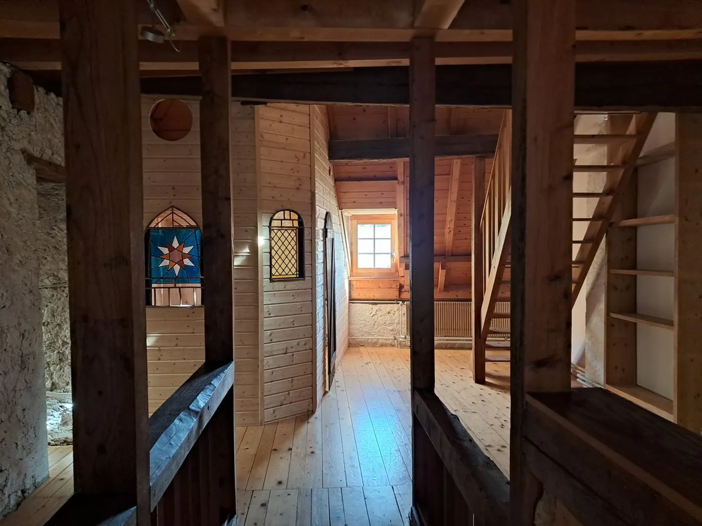 Une pépite nichée dans le bourg de Romainmôtier, atypique, idéal pour un Airbnb - Photo 10 sur 11
