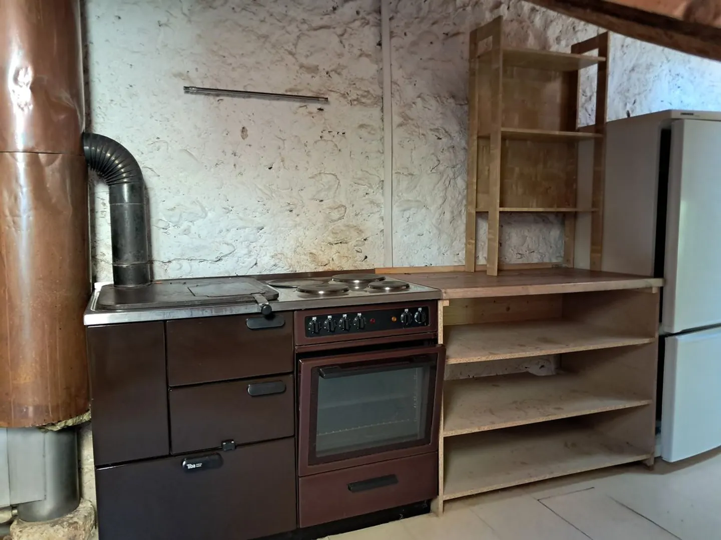 Une pépite nichée dans le bourg de Romainmôtier, atypique, idéal pour un Airbnb - Photo 4 sur 11