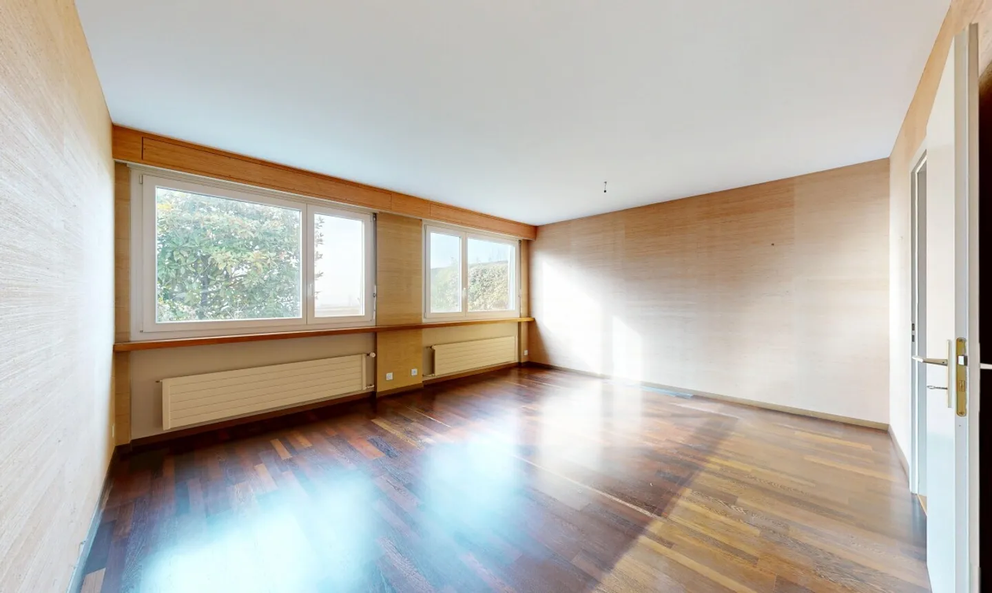 Magnificent Villa with Lake View - Photo 10 of 11