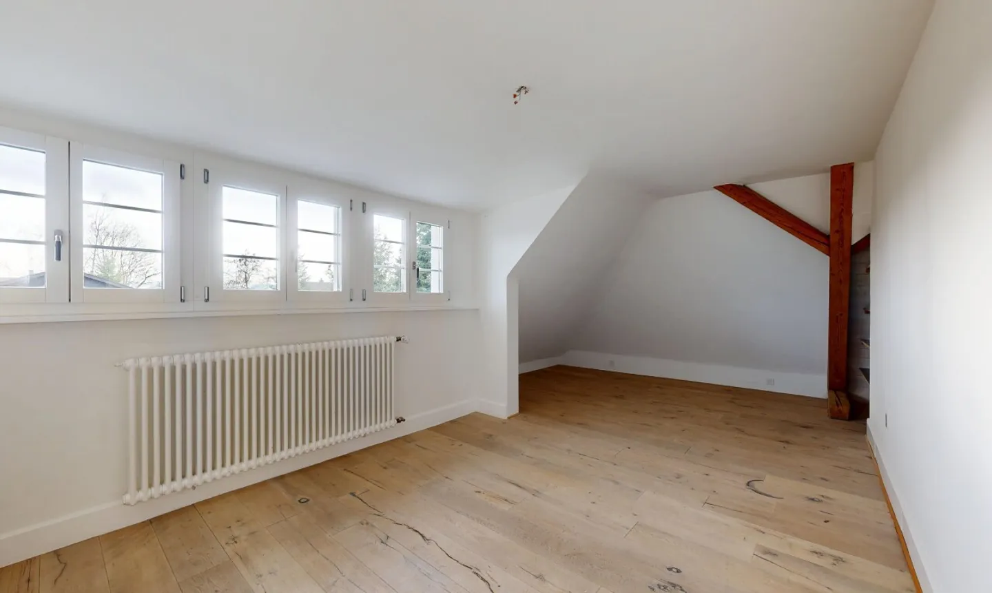 Sunny Family Gem: Gourmet Kitchen, Sauna & Idyllic Garden - Photo 10 of 11