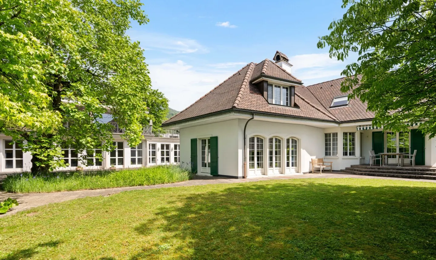 Deux maisons, une propriété : espace pour plusieurs générations - Photo 1 sur 11