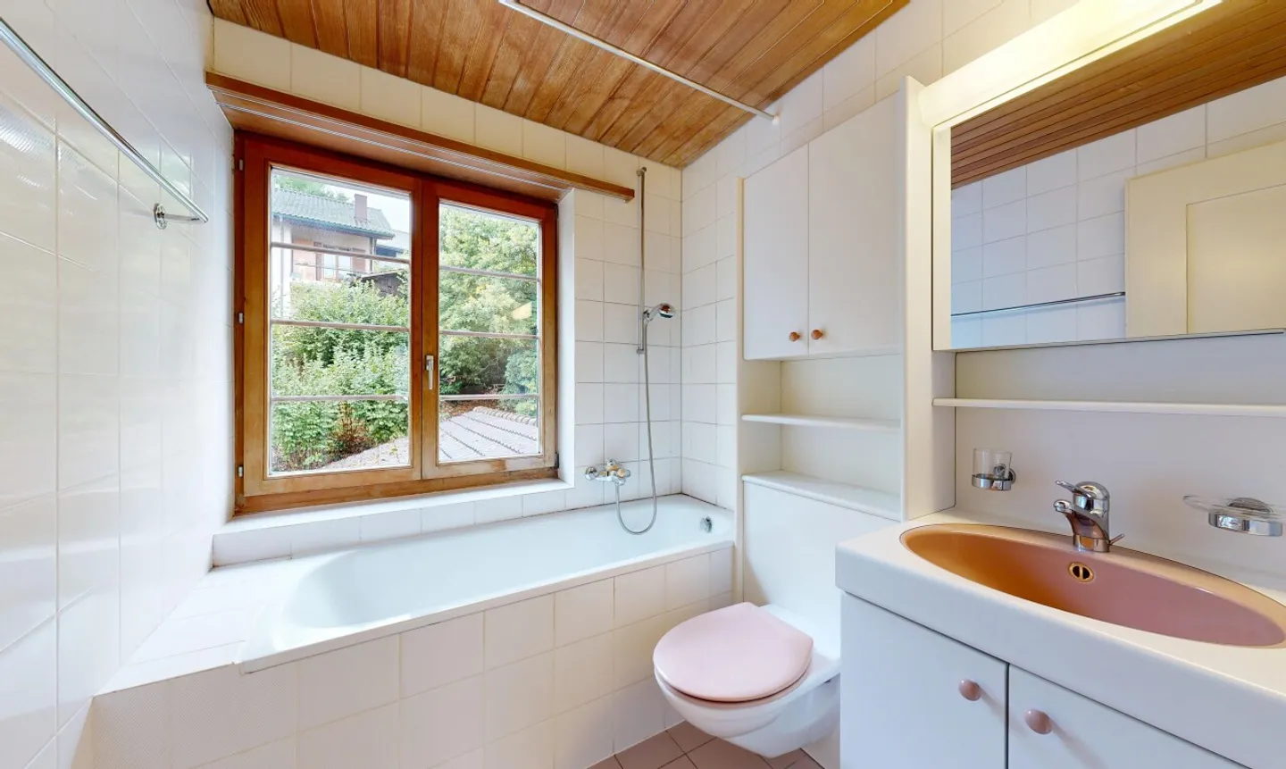 5.5-Zimmer-Einfamilienhaus mit grossem Grundstück und viel Potenzial - Foto 10 von 11