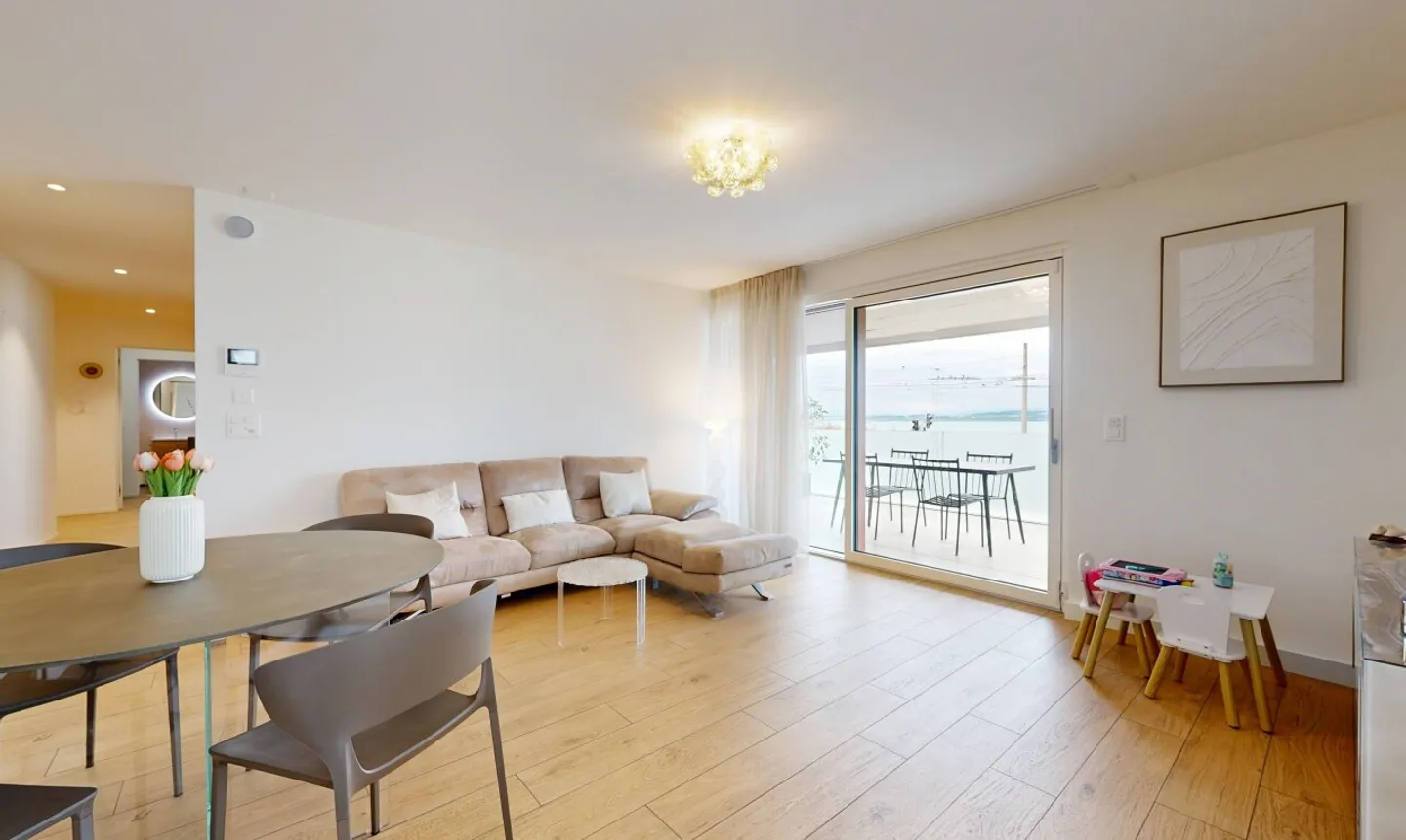Appartement au bord du lac - Photo 4 sur 11