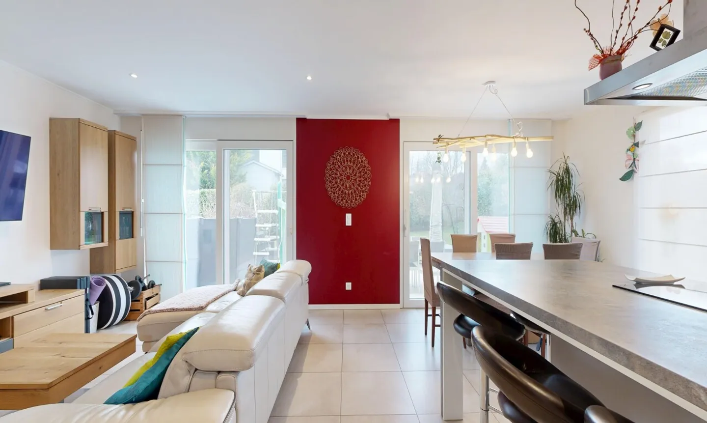 Helles 4-Zimmer-Haus mit Garten und geschlossenem Garagen - Foto 2 von 11