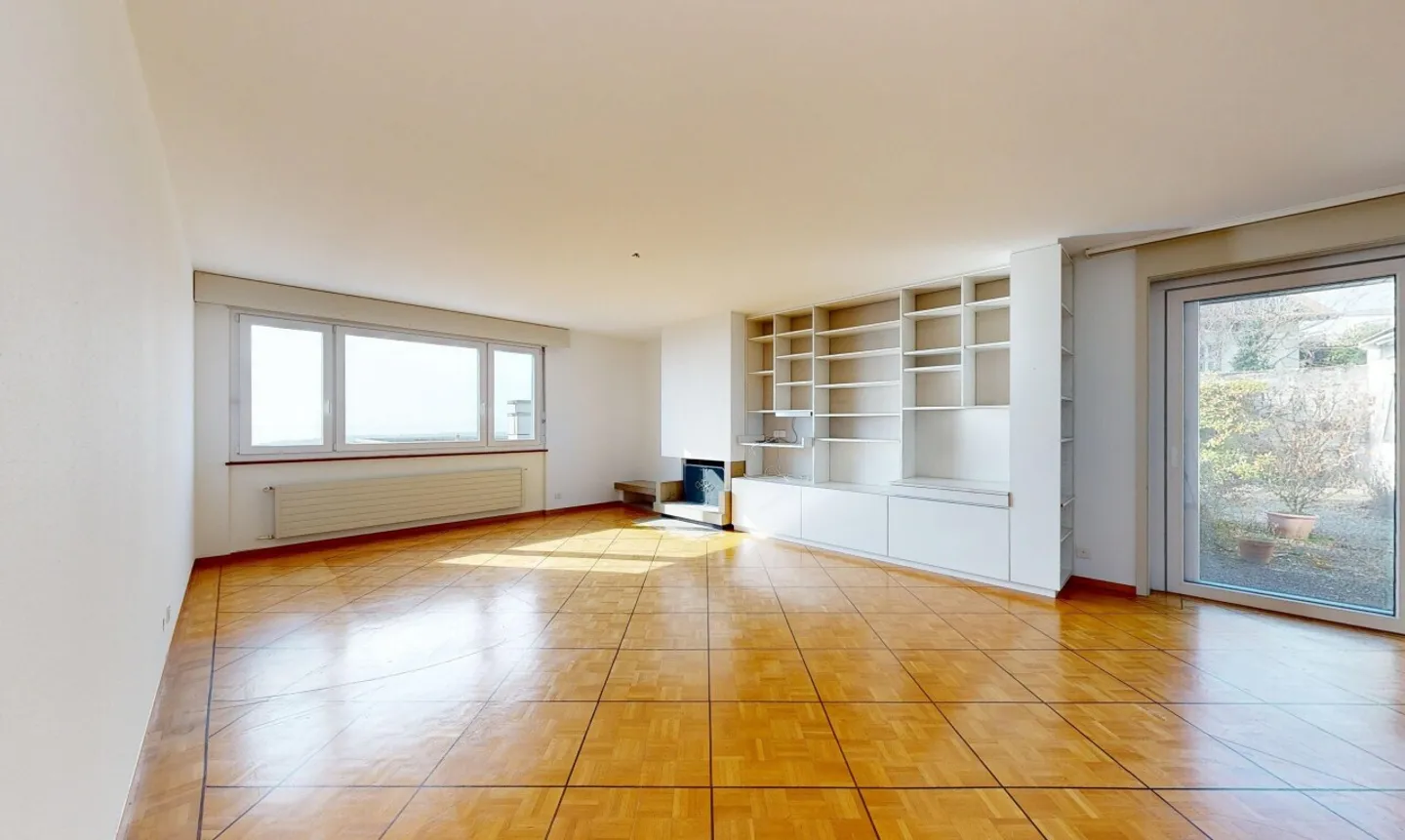 Magnificent Villa with Lake View - Photo 4 of 11