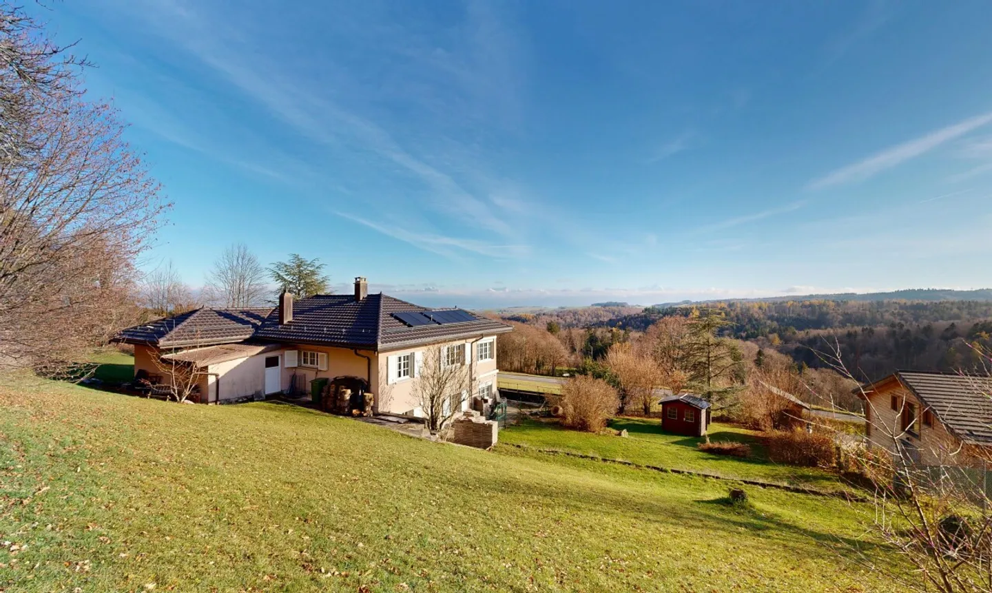 Großes Anwesen mit Panoramablick und außergewöhnlicher natürlicher Umgebung - Foto 2 von 11