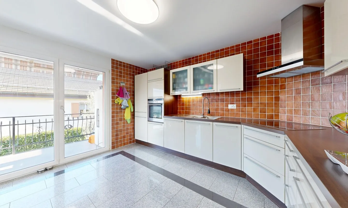 Spacious family apartment with balconies and garden in St-Prex - Photo 7 of 11