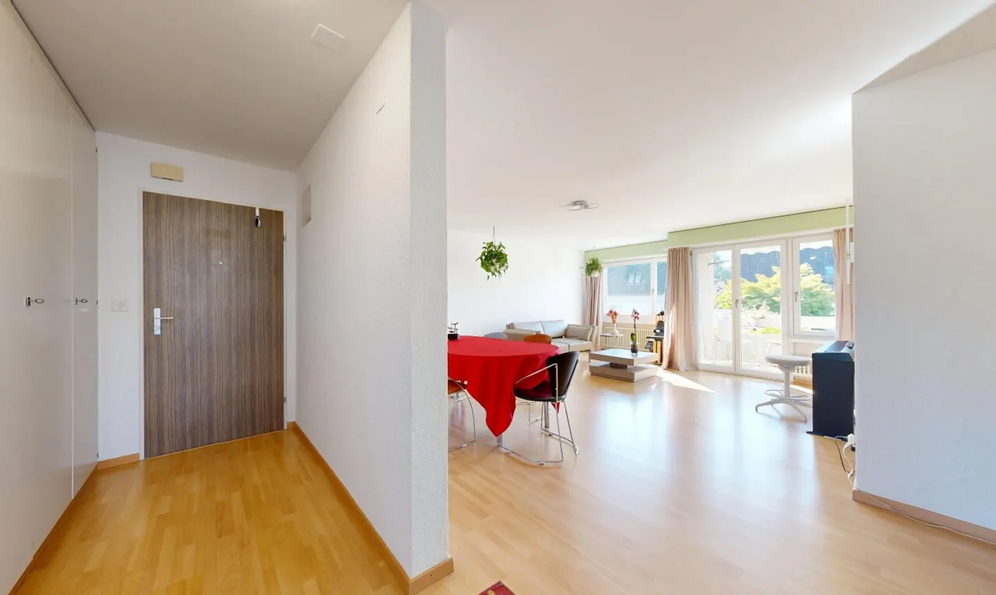 Sonnige 3.5-Zimmer-Wohnung mit Südbalkon in ruhiger Lage - Foto 3 di 11