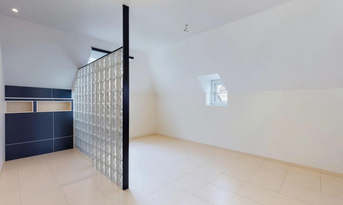 Exceptional Opportunity - Fully Renovated Penthouse - City Center - Photo 8 of 10