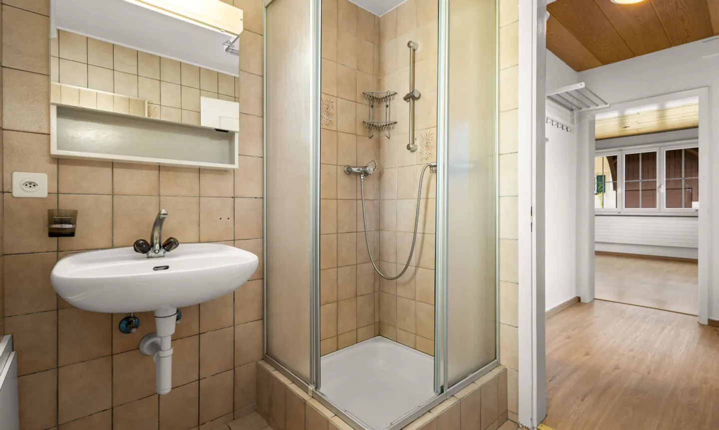 Casa con fascino e opportunità di investimento versatili - Foto 11 di 13