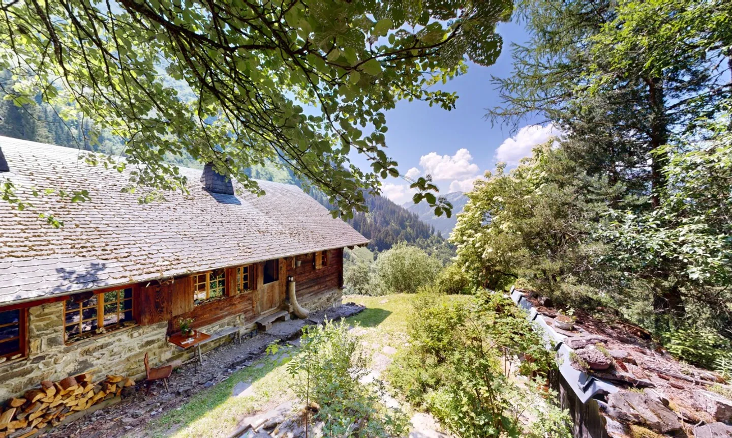 Authentic Alpine Chalet – Total Disconnection and Alpine Charm - Photo 2 of 11