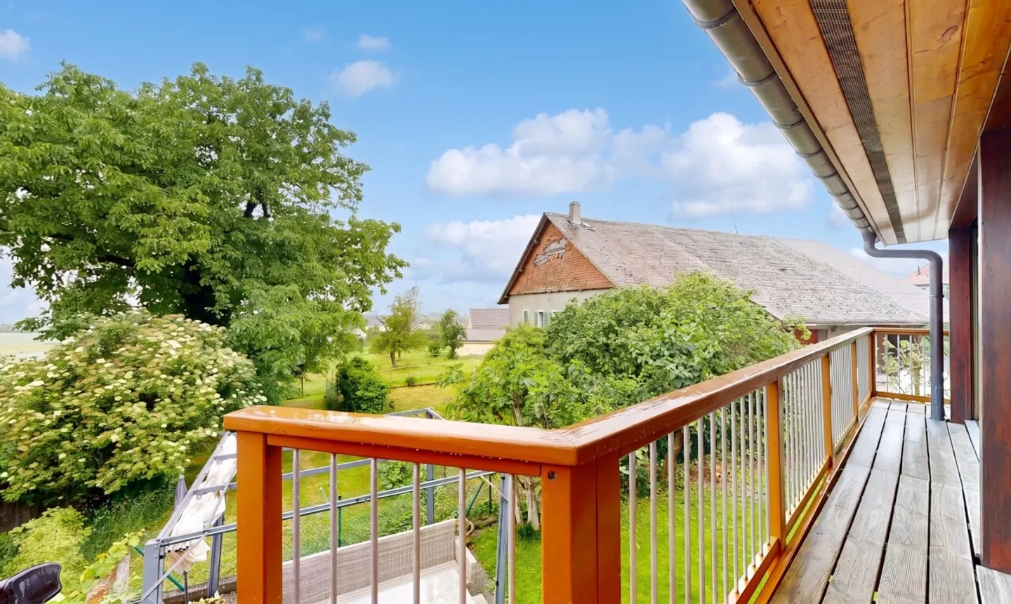 Renoviertes Doppelhaus in Penthéréaz! - Foto 3 von 11