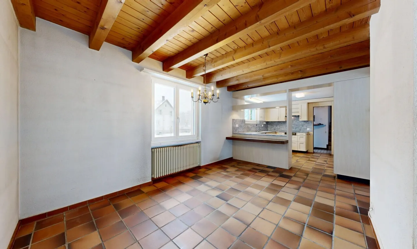 Spacious Duplex Family Home - Photo 4 of 11