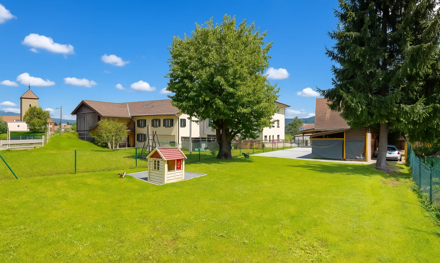 IMMEUBLE DE RENDEMENT RÉNOVÉ, AU CALME, PROCHE DE BULLE EN PLEIN ESSOR - Foto 12 von 13