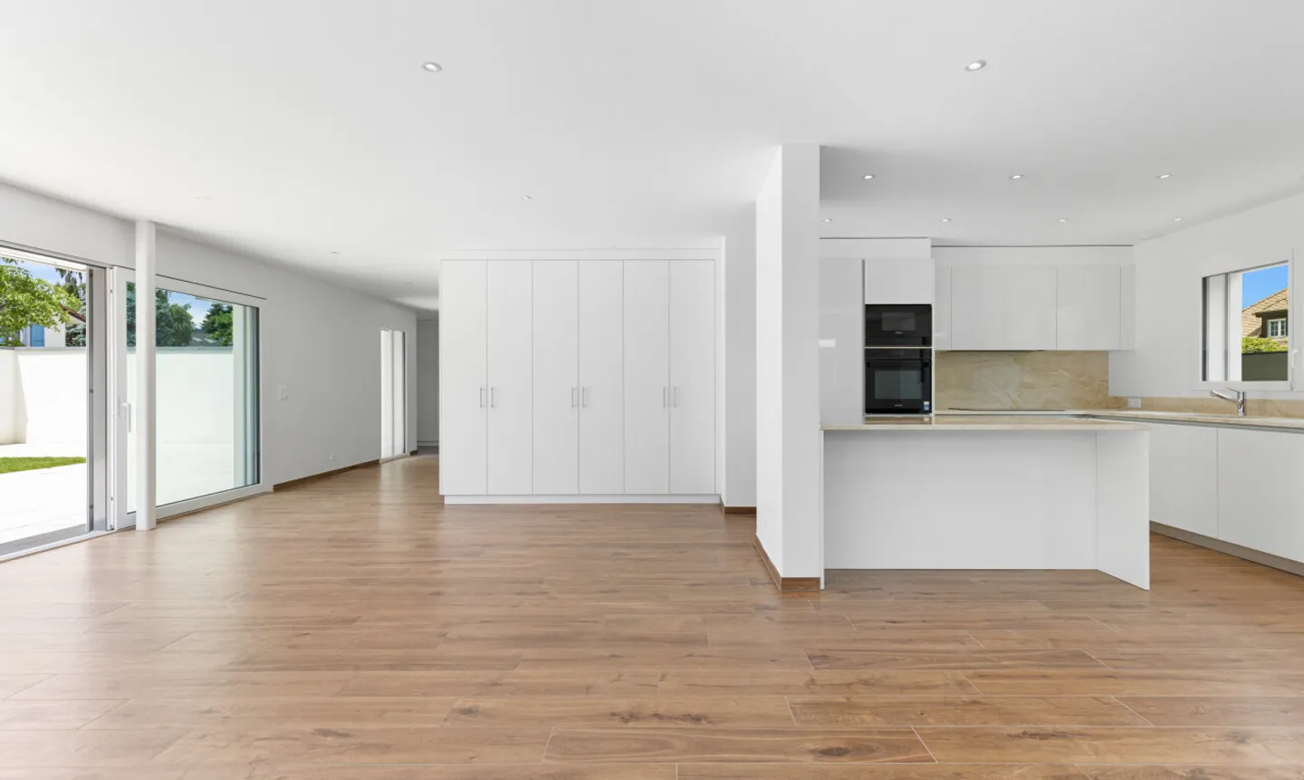 New semi-detached house with garden, beautiful volumes and careful finishes - Photo 4 of 11
