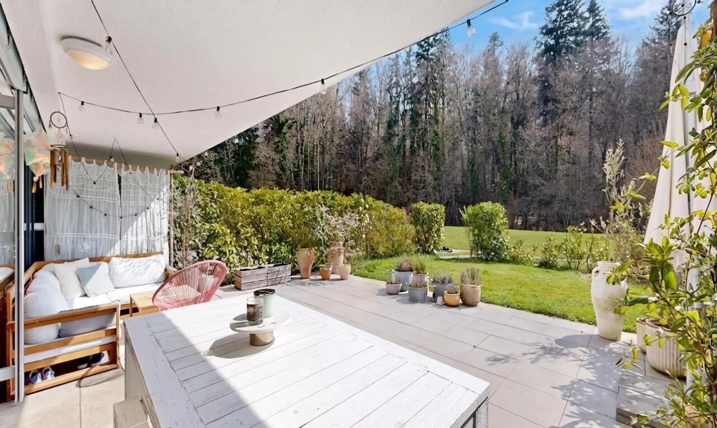 Magnificent contemporary duplex with terrace, garden & green setting - Photo 2 of 11