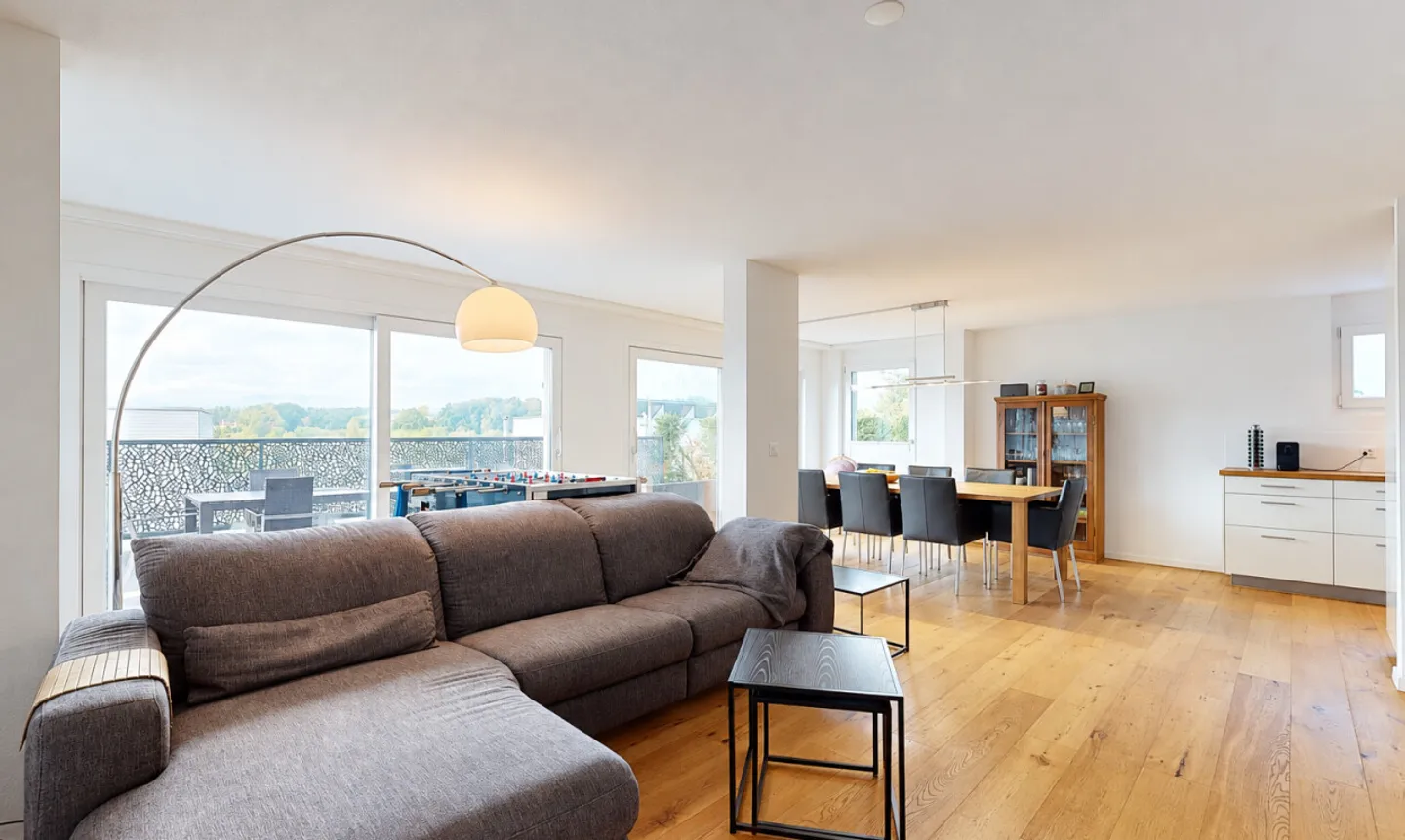 Modern 5.5-Room Single-Family House with Fantastic View - Photo 2 of 11