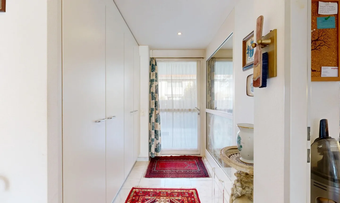 Casa a schiera spaziosa con galleria e materiali eleganti - Foto 8 di 11