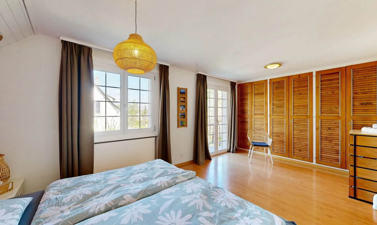 Serene Frame and Exceptional Brightness for this Family Home - Photo 7 of 11