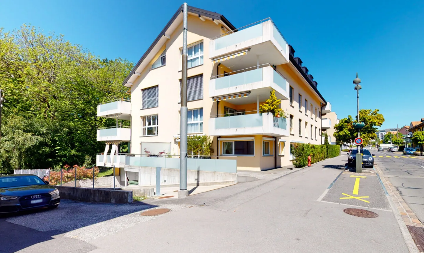 Bright family apartment with terrace in the heart of Epalinges - Photo 1 of 11