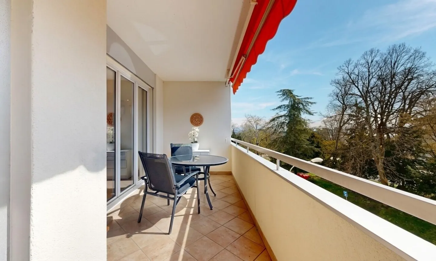 4.5 bright rooms in Versoix, quiet setting, generous living space - Photo 4 of 11