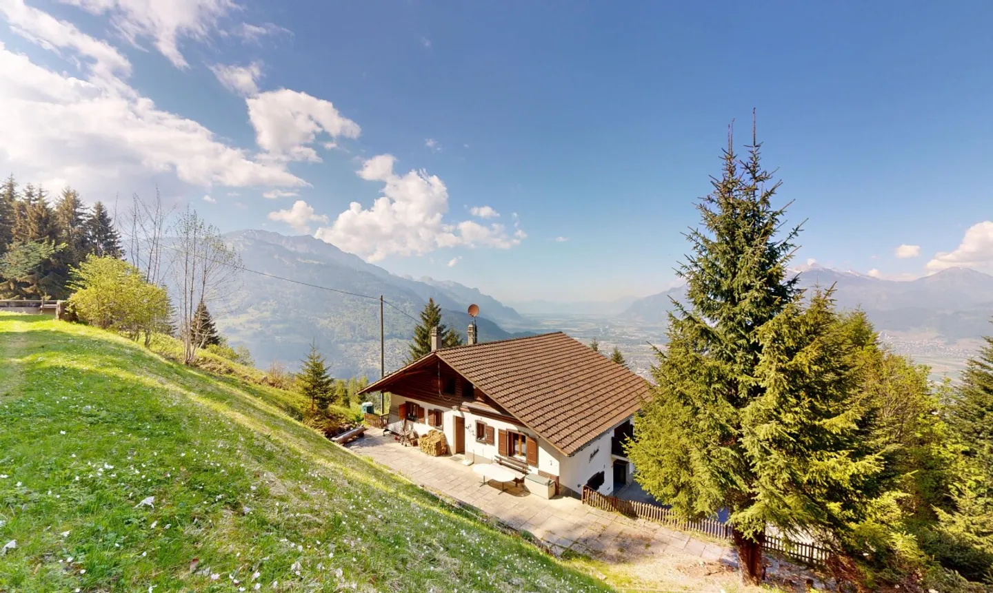 Authentic chalet with great potential – Les Giettes (1871) - Photo 1 of 11