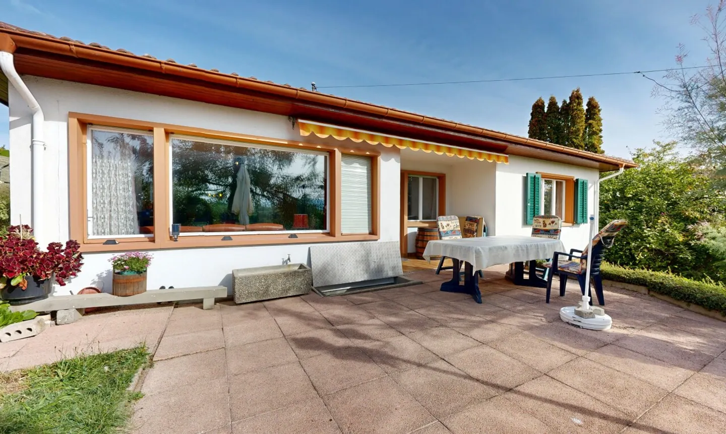 Familienhaus mit großem Garten - Foto 3 von 11