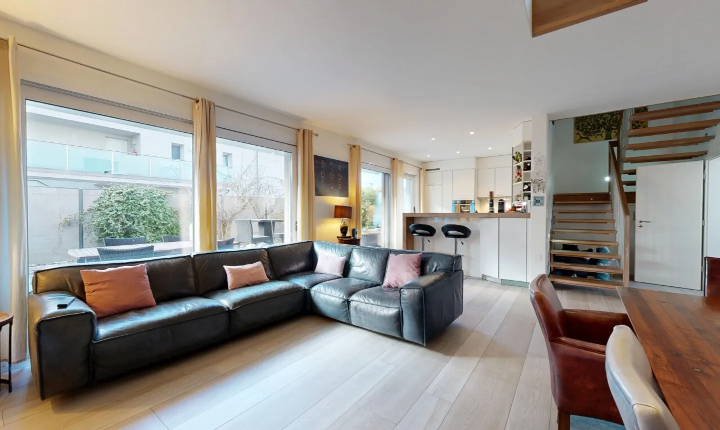 Villa Triplex Élégante avec Terrasse - Photo 2 sur 11