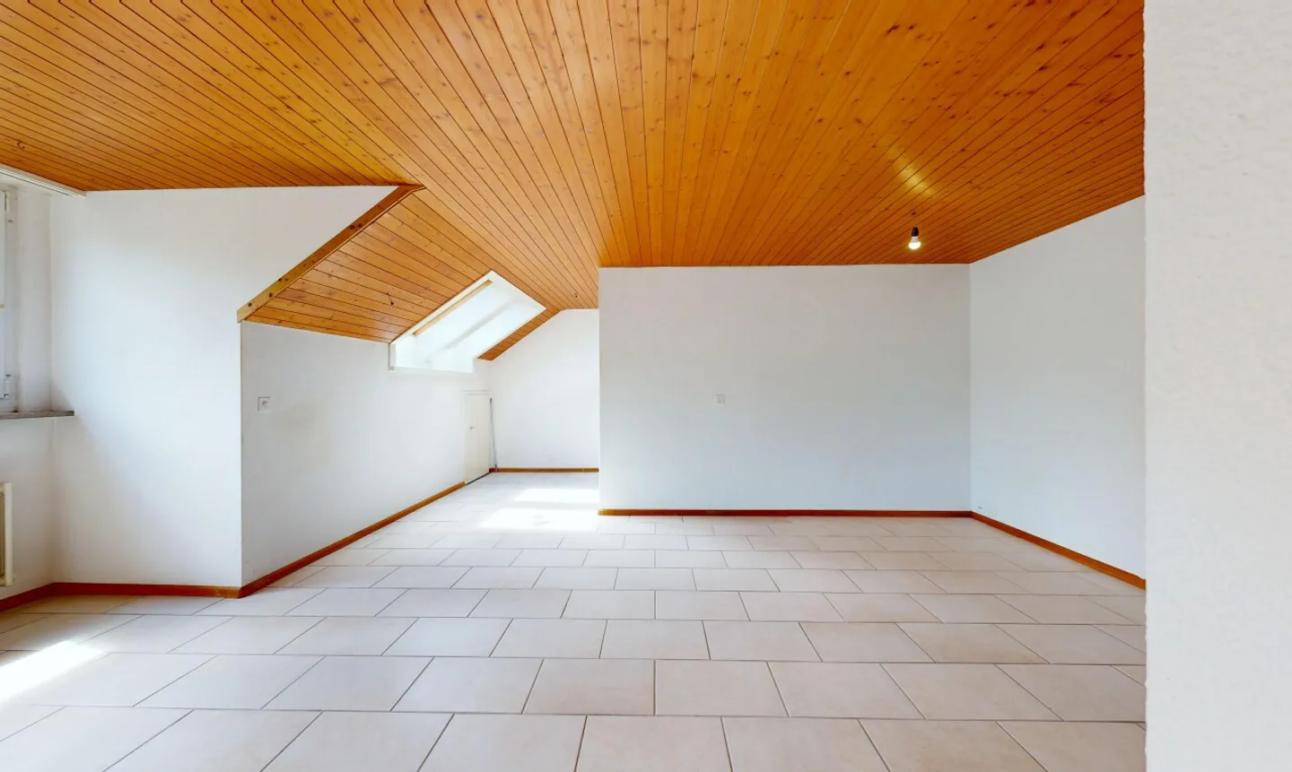 Appartement lumineux et bien entretenu de 2,5 pièces dans un emplacement attrayant à Arlesheim - Photo 4 sur 11