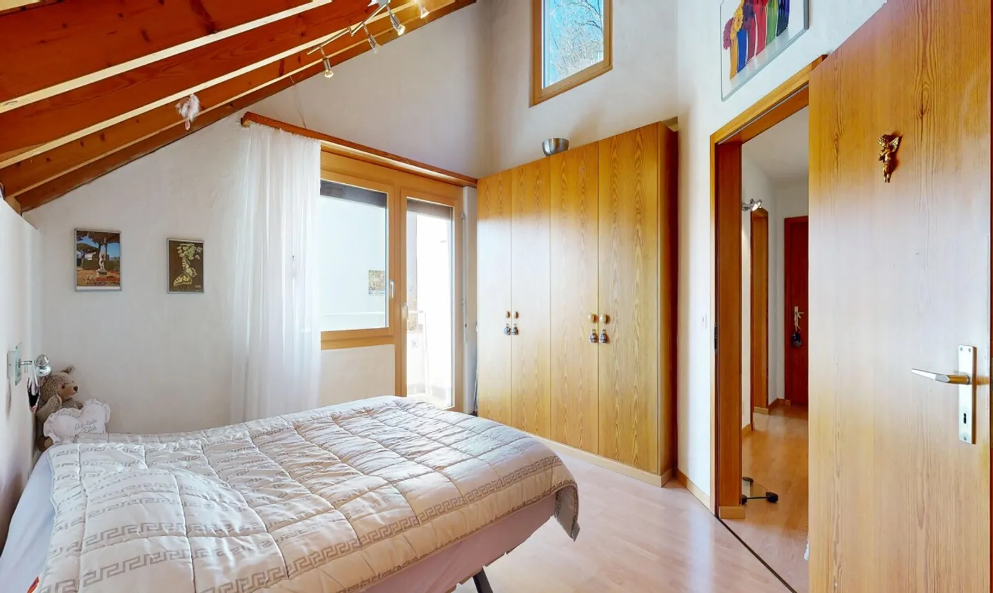 Affascinante casa unifamiliare di 6 stanze con piscina, sauna e vista panoramica - Foto 8 di 11