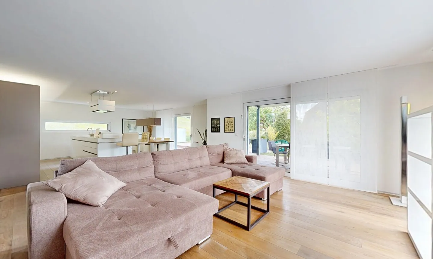Unique Opportunity: High-Quality 6.5-Room Single-Family House - Photo 2 of 11
