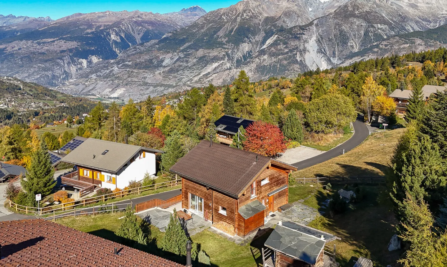 Außergewöhnliches Chalet mit Panoramablick in Bürchen - Foto 3 von 11