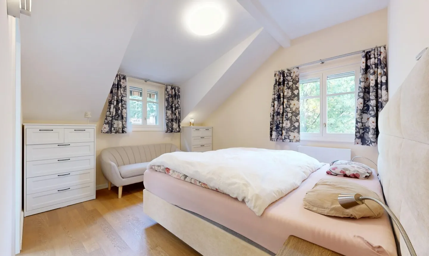 Beautiful family home with garden very well located - Photo 9 of 11