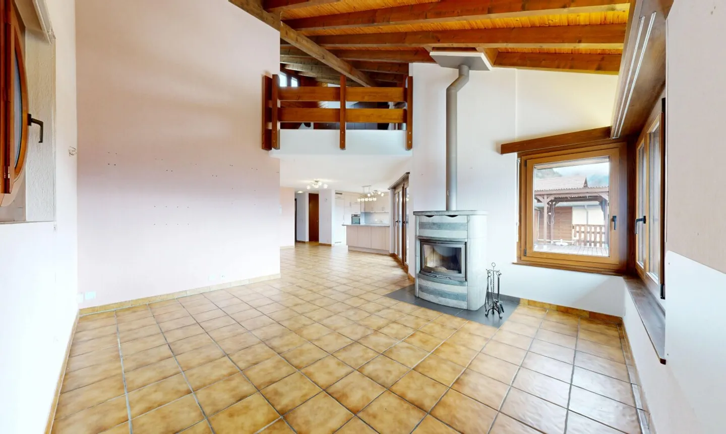 Grande maison avec appartement 2.5 indépendant - Vue dégagée - Foto 3 von 11