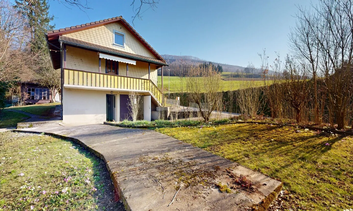 Charming 3.5-room single-family house with great potential in a quiet location - Photo 9 of 11