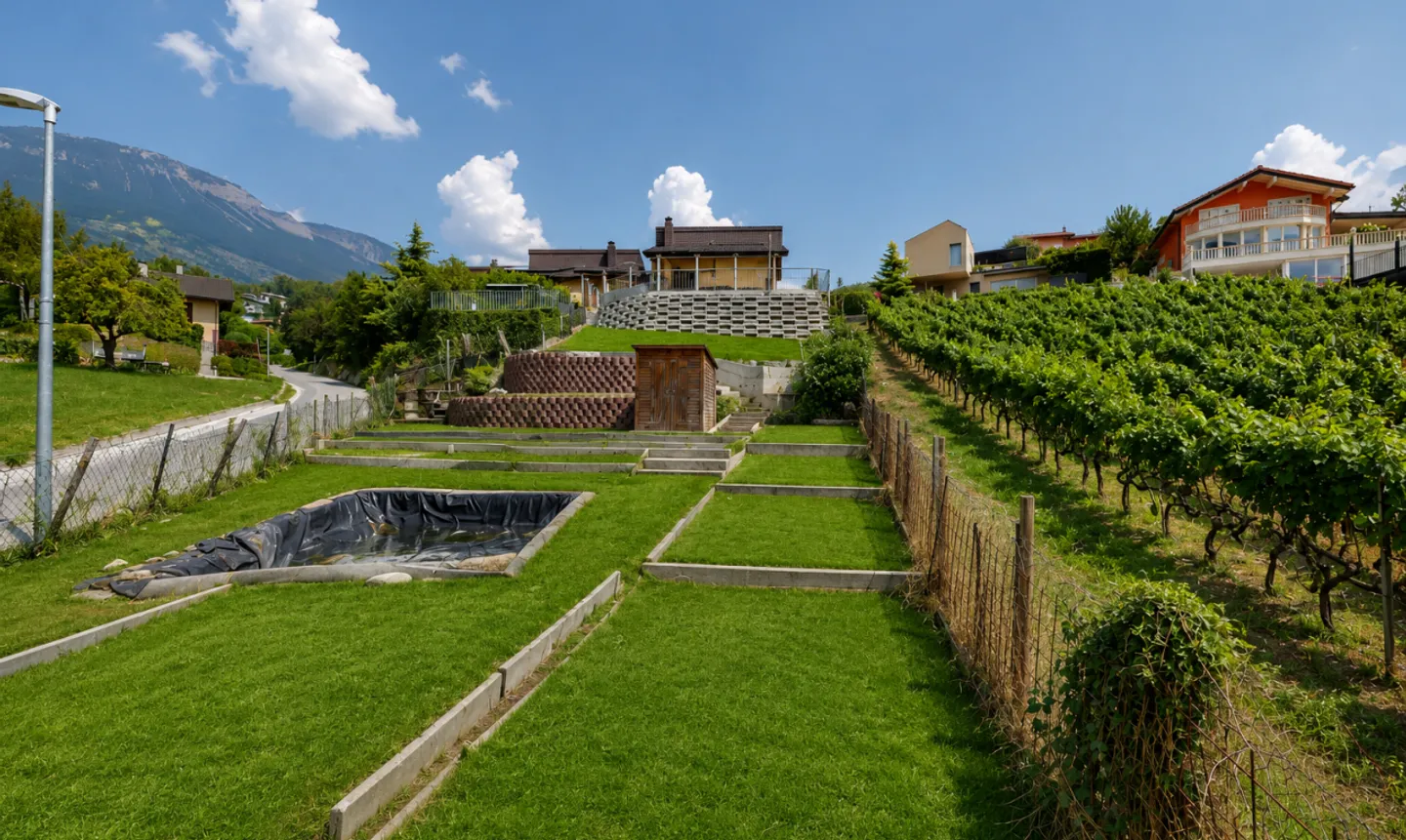 Maison de caractère avec vaste jardin et fort potentiel - Foto 7 von 11