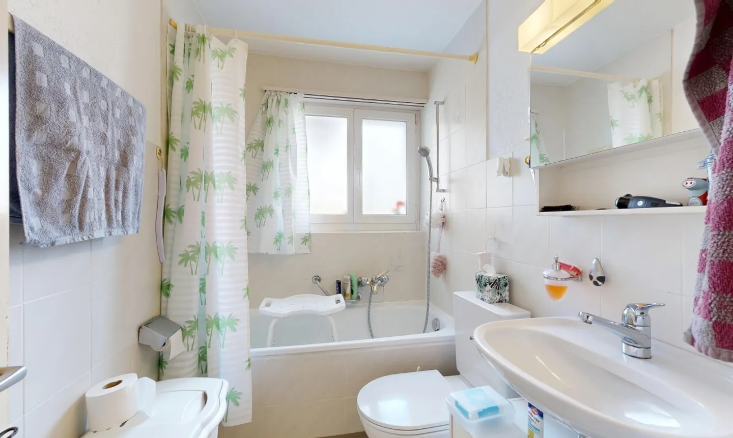 Maison familiale avec appartement sous les combles, atelier et abri - Photo 10 sur 11