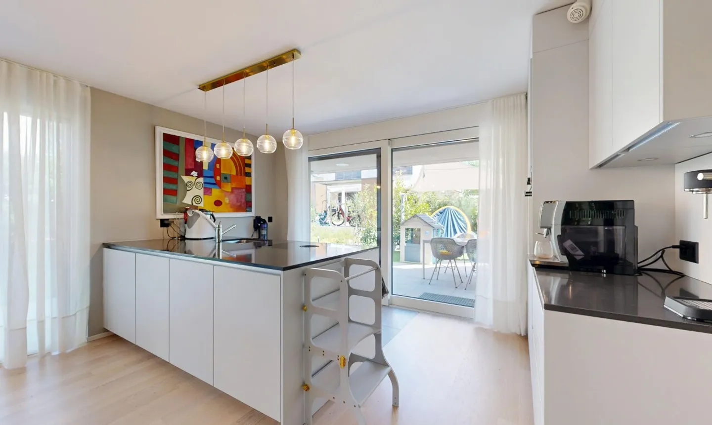 Elegante casa a schiera con giardino privato a Renens - Foto 5 di 11