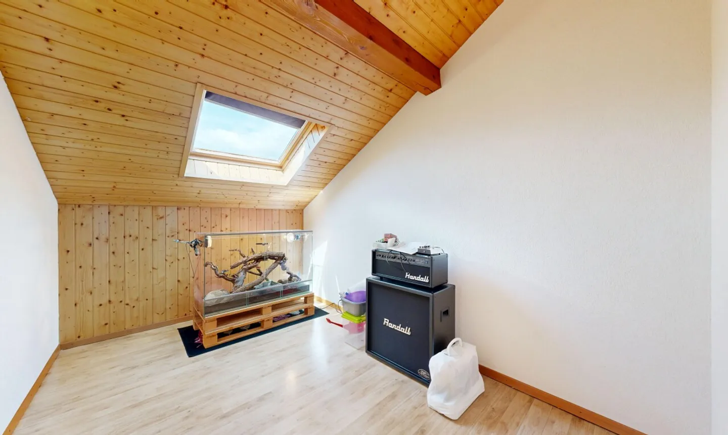 Duplex de 6.5 pièces avec balcon, garages et vue dégagée à Savièse - Foto 10 von 11