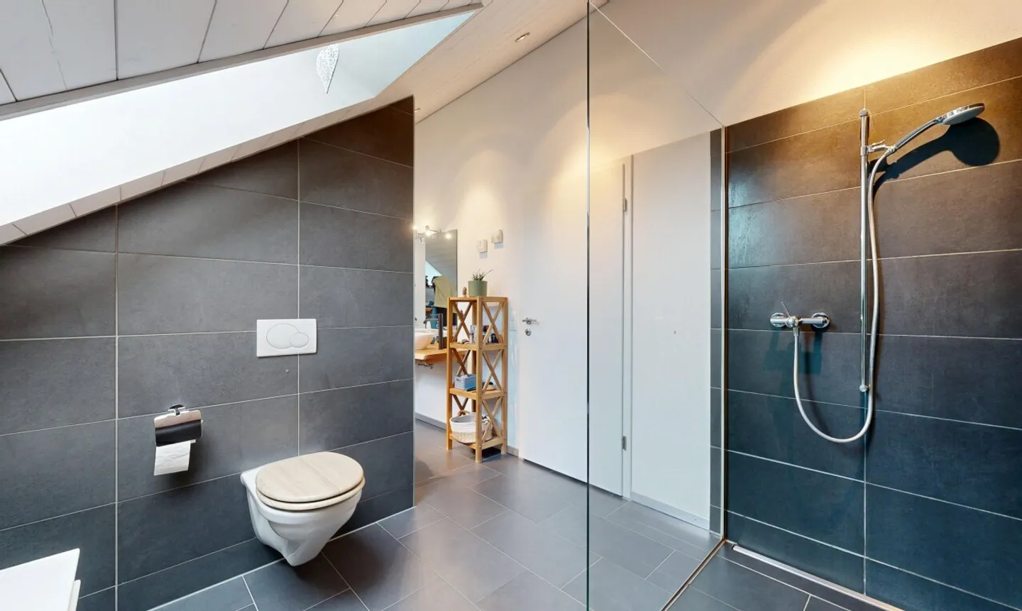 Moderne Attikawohnung mit Terrasse - Foto 10 von 11