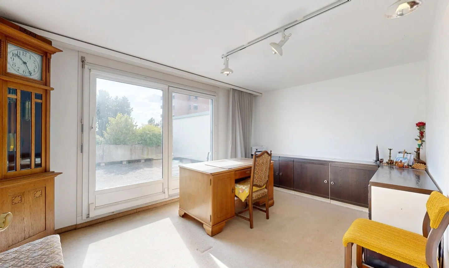 Charming Townhouse with Garden - Photo 8 of 11